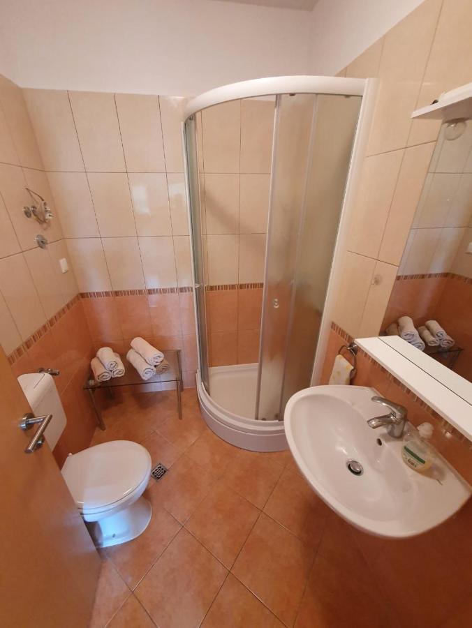 Villa Apartments Joseph Kaštela Kültér fotó